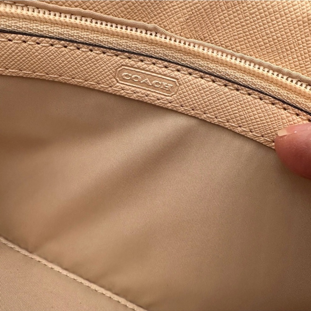 EUC Coach 1941 Peyton Dream C
Accordion Zip Wallet/Wristlet - Picture 4 of 11